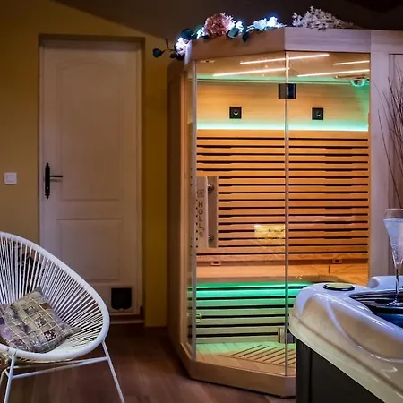 Terracotta Privee Et Acces Jacuzzi - Sauna Apartmán *
